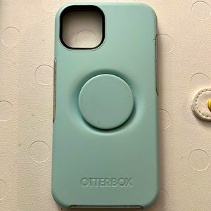 This is a brand new IPHONE 13 Case that I just purchased but I got the pro max